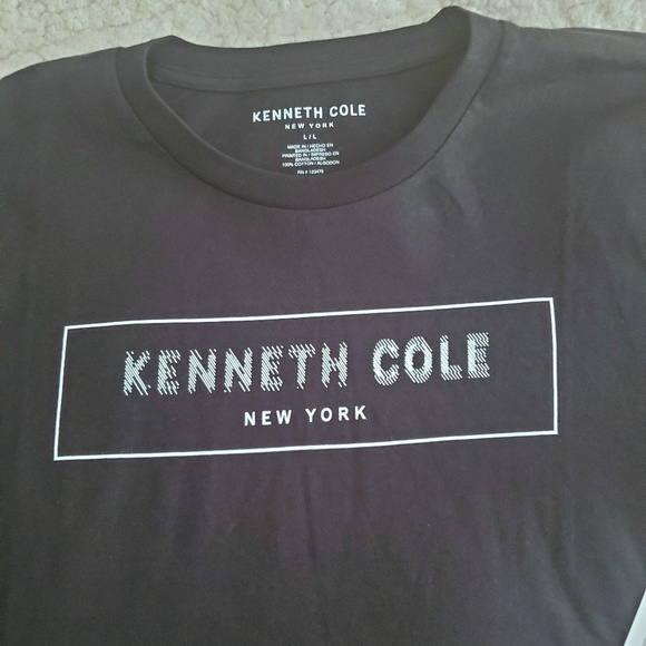 NEW Kenneth Cole New York Blur-Monogram Tee - Picture 3 of 5